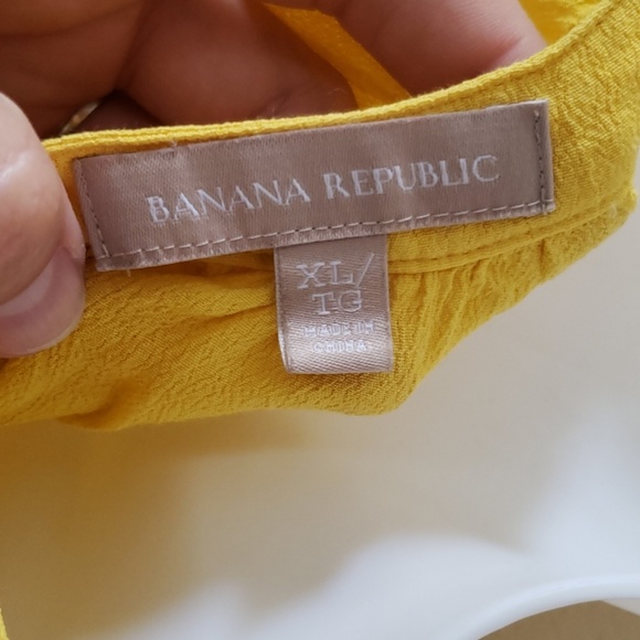 Yellow Viscose flowy lemon yellow blouse - Picture 7 of 7